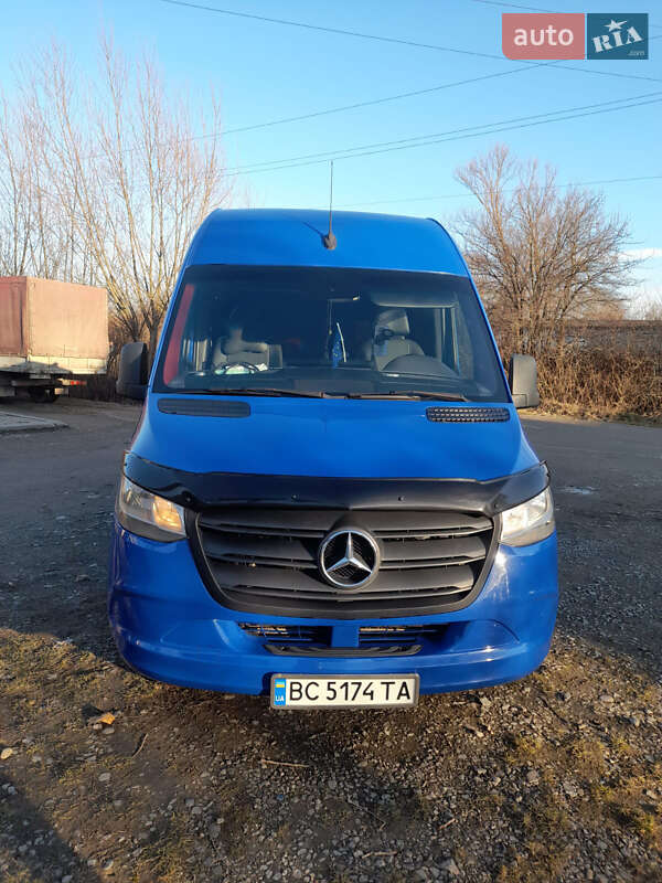 Грузопассажирский фургон Mercedes-Benz Sprinter 2019 в 