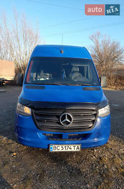 Грузопассажирский фургон Mercedes-Benz Sprinter 2019 в 