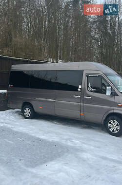 Микроавтобус Mercedes-Benz Sprinter 2005 в Рахове