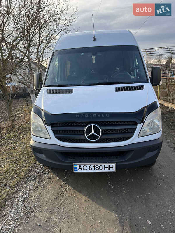 Mercedes-Benz Sprinter 2011