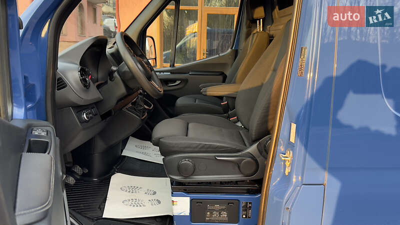 Вантажний фургон Mercedes-Benz Sprinter 2020 в Сваляві