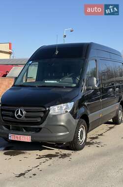 Грузовой фургон Mercedes-Benz Sprinter 2022 в 
