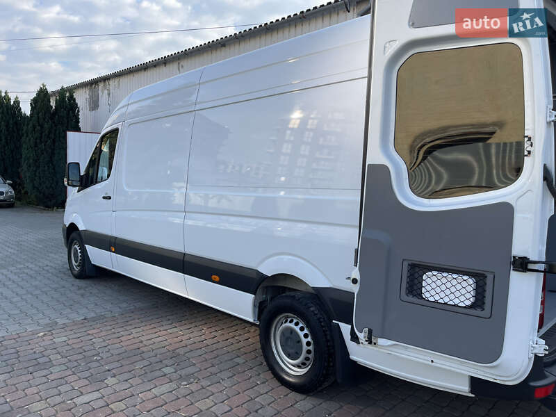 Вантажний фургон Mercedes-Benz Sprinter 2015 в Ужгороді