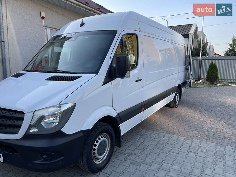 Вантажний фургон Mercedes-Benz Sprinter 2015 в Ужгороді