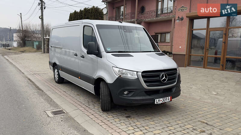 Грузовой фургон Mercedes-Benz Sprinter 2020 в Сваляве