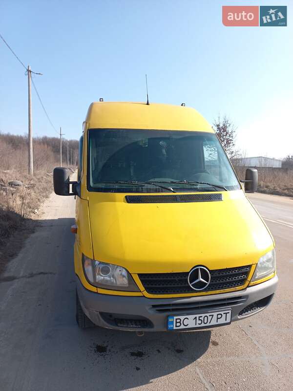 Грузовой фургон Mercedes-Benz Sprinter 2004 в 