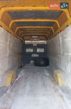 Грузовой фургон Mercedes-Benz Sprinter 2004 в 