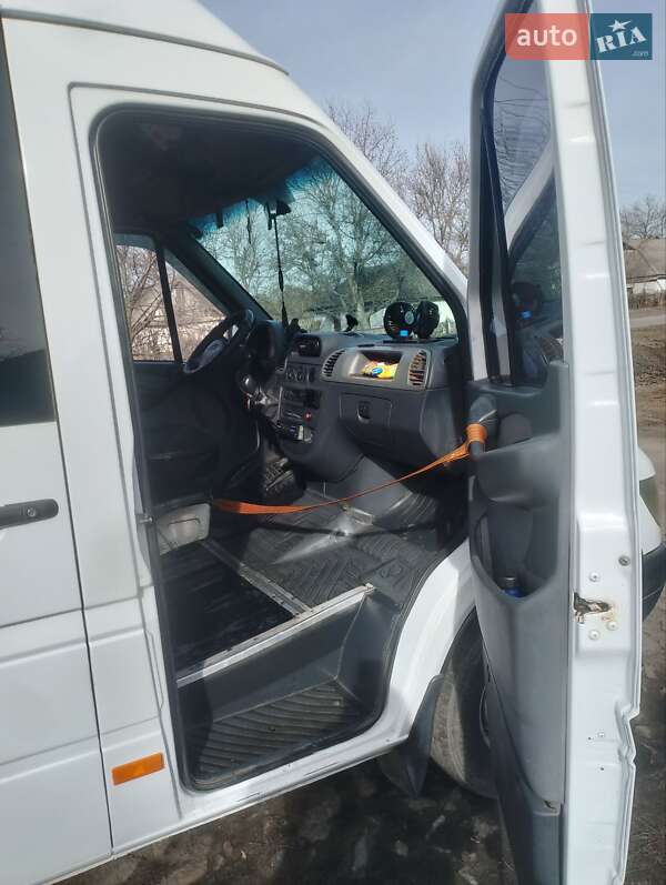 Микроавтобус Mercedes-Benz Sprinter 2000 в Шполе