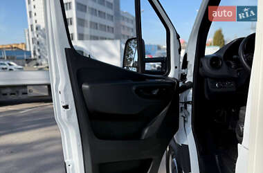 Другие грузовики Mercedes-Benz Sprinter 2020 в 