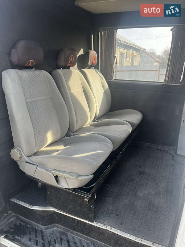 Грузопассажирский фургон Mercedes-Benz Sprinter 2004 в Львове