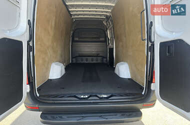 Грузовой фургон Mercedes-Benz Sprinter 2020 в 