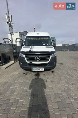 Вантажопасажирський фургон Mercedes-Benz Sprinter 2019 в Мукачевому