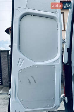 Грузовой фургон Mercedes-Benz Sprinter 2018 в 