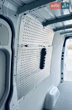 Грузовой фургон Mercedes-Benz Sprinter 2018 в 
