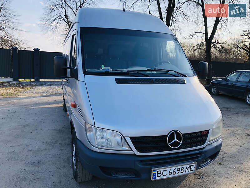 Грузовой фургон Mercedes-Benz Sprinter 2005 в Дрогобыче
