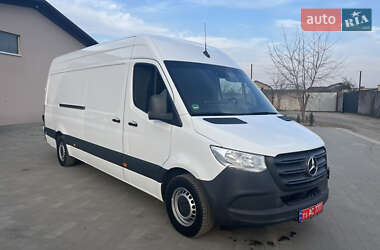 Грузовой фургон Mercedes-Benz Sprinter 2018 в 