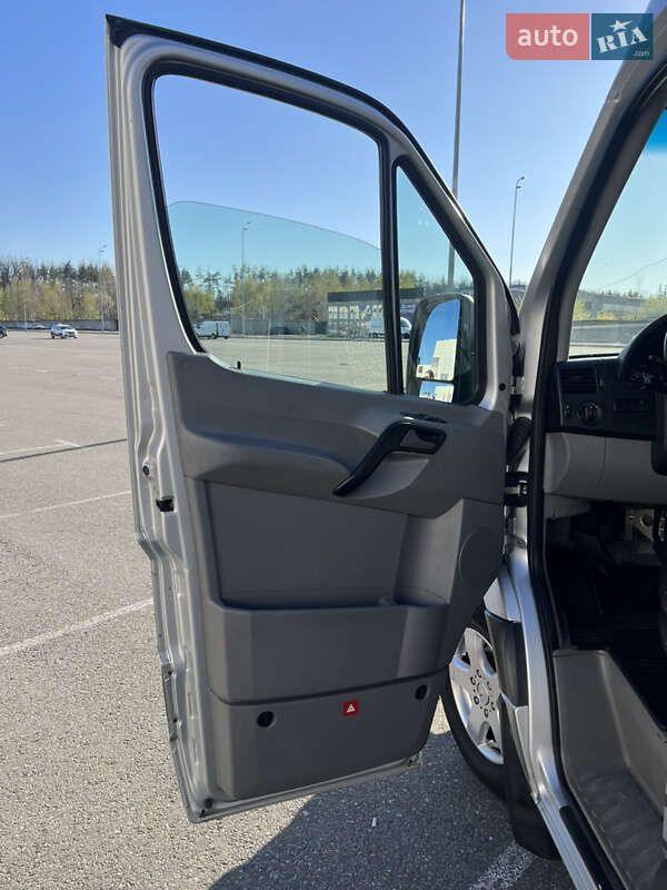 Микроавтобус Mercedes-Benz Sprinter 2013 в Коростене