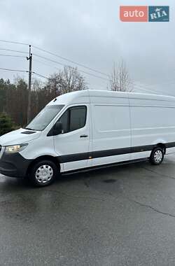 Грузовой фургон Mercedes-Benz Sprinter 2021 в 