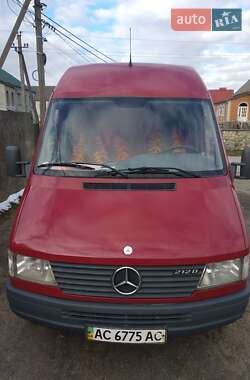Грузовой фургон Mercedes-Benz Sprinter 1998 в 