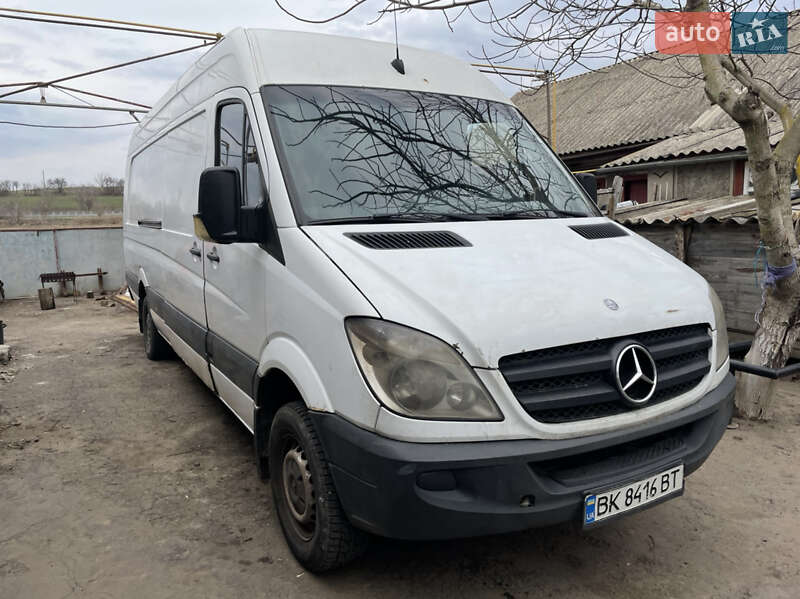Грузовой фургон Mercedes-Benz Sprinter 2009 в 