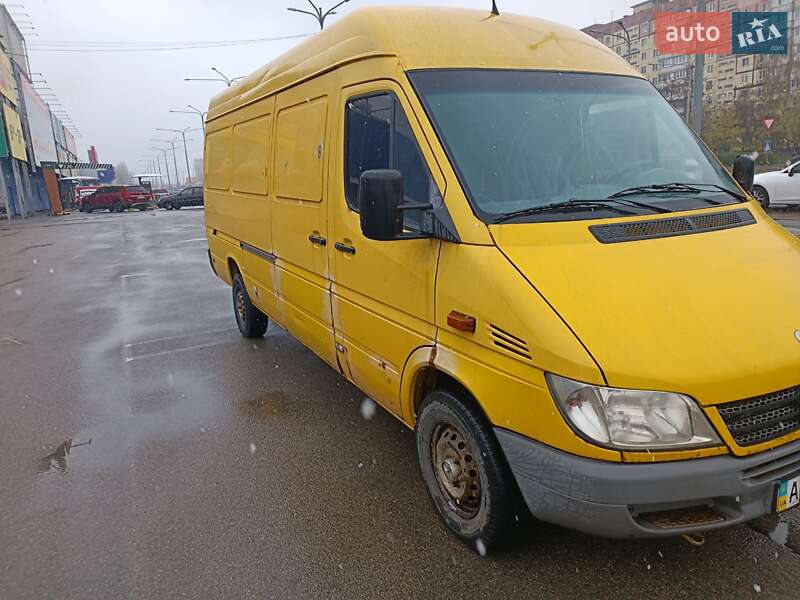 Вантажний фургон Mercedes-Benz Sprinter 2005 в 