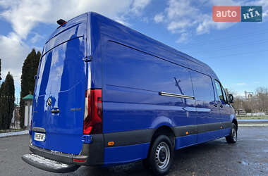 Грузовой фургон Mercedes-Benz Sprinter 2021 в 