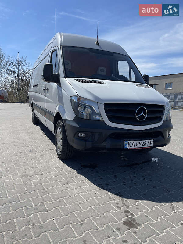 Грузовой фургон Mercedes-Benz Sprinter 2018 в 