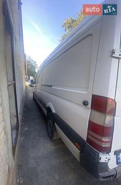 Грузовой фургон Mercedes-Benz Sprinter 2012 в 