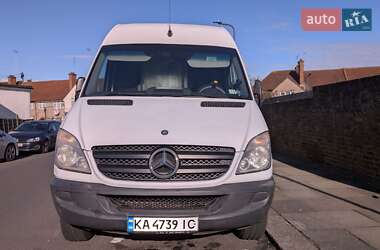 Грузовой фургон Mercedes-Benz Sprinter 2011 в 