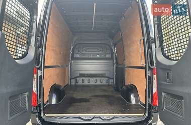 Грузовой фургон Mercedes-Benz Sprinter 2020 в 