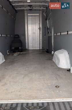 Грузовой фургон Mercedes-Benz Sprinter 2011 в 