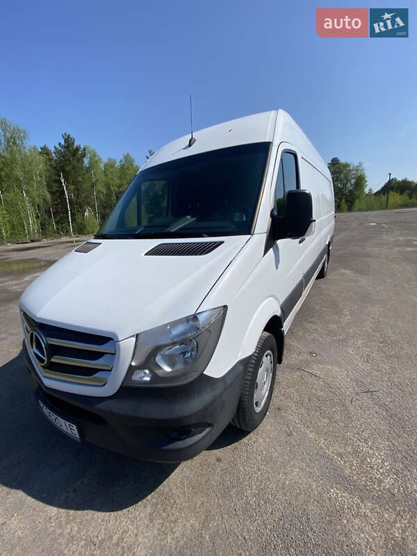 Грузовой фургон Mercedes-Benz Sprinter 2016 в 