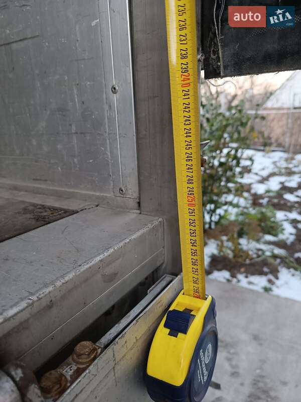 Тентований Mercedes-Benz Sprinter 2004 в Дніпрі