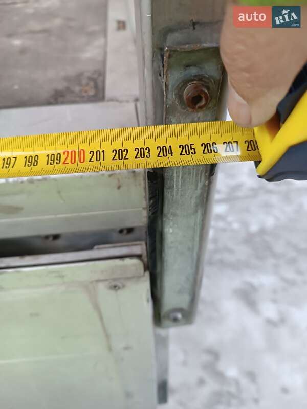 Тентований Mercedes-Benz Sprinter 2004 в Дніпрі