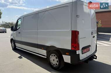 Грузовой фургон Mercedes-Benz Sprinter 2020 в 