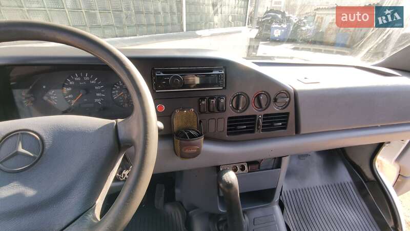 Грузовой фургон Mercedes-Benz Sprinter 1997 в Львове