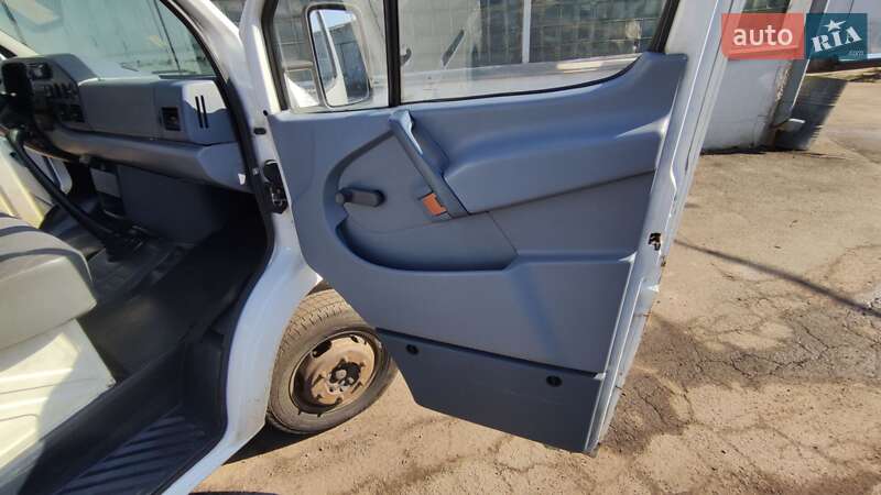 Грузовой фургон Mercedes-Benz Sprinter 1997 в Львове