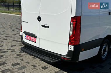 Вантажний фургон Mercedes-Benz Sprinter 2021 в 