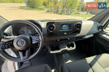 Грузовой фургон Mercedes-Benz Sprinter 2021 в 