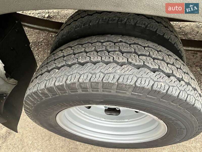 Грузовой фургон Mercedes-Benz Sprinter 2002 в Ровно