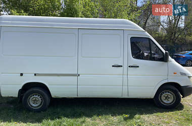 Вантажний фургон Mercedes-Benz Sprinter 2000 в 