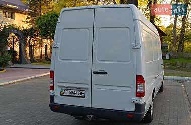 Грузовой фургон Mercedes-Benz Sprinter 2000 в 