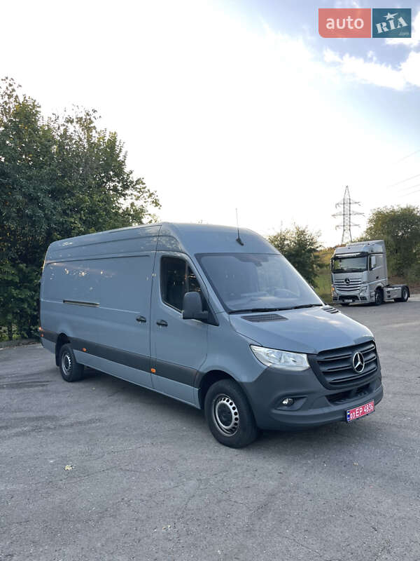 Вантажний фургон Mercedes-Benz Sprinter 2021 в 