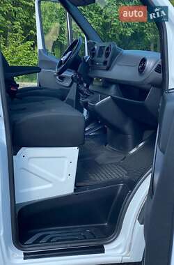 Грузовой фургон Mercedes-Benz Sprinter 2019 в 
