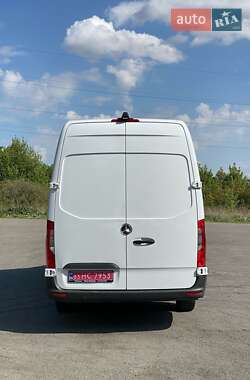 Грузовой фургон Mercedes-Benz Sprinter 2019 в 