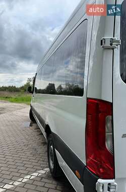 Вантажопасажирський фургон Mercedes-Benz Sprinter 2020 в 
