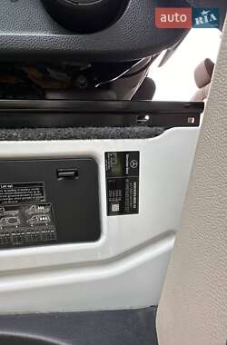Вантажопасажирський фургон Mercedes-Benz Sprinter 2020 в 