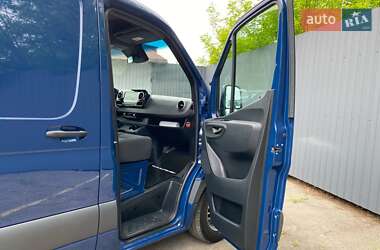 Грузовой фургон Mercedes-Benz Sprinter 2021 в 