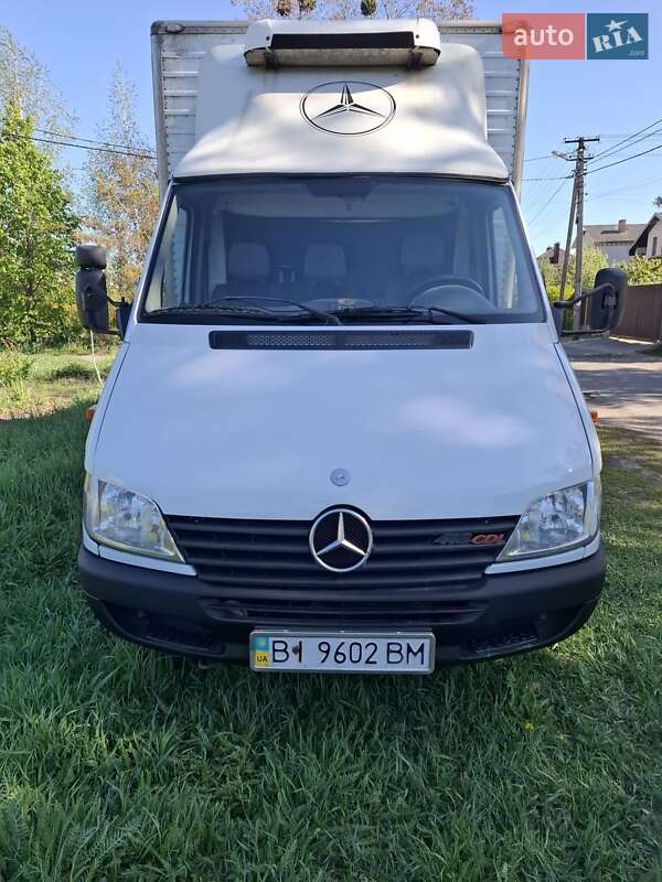 Вантажний фургон Mercedes-Benz Sprinter 2003 в 