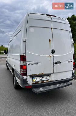 Грузовой фургон Mercedes-Benz Sprinter 2011 в 